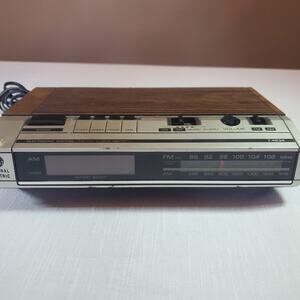 General Electric Alarm Clock Model 7-46308